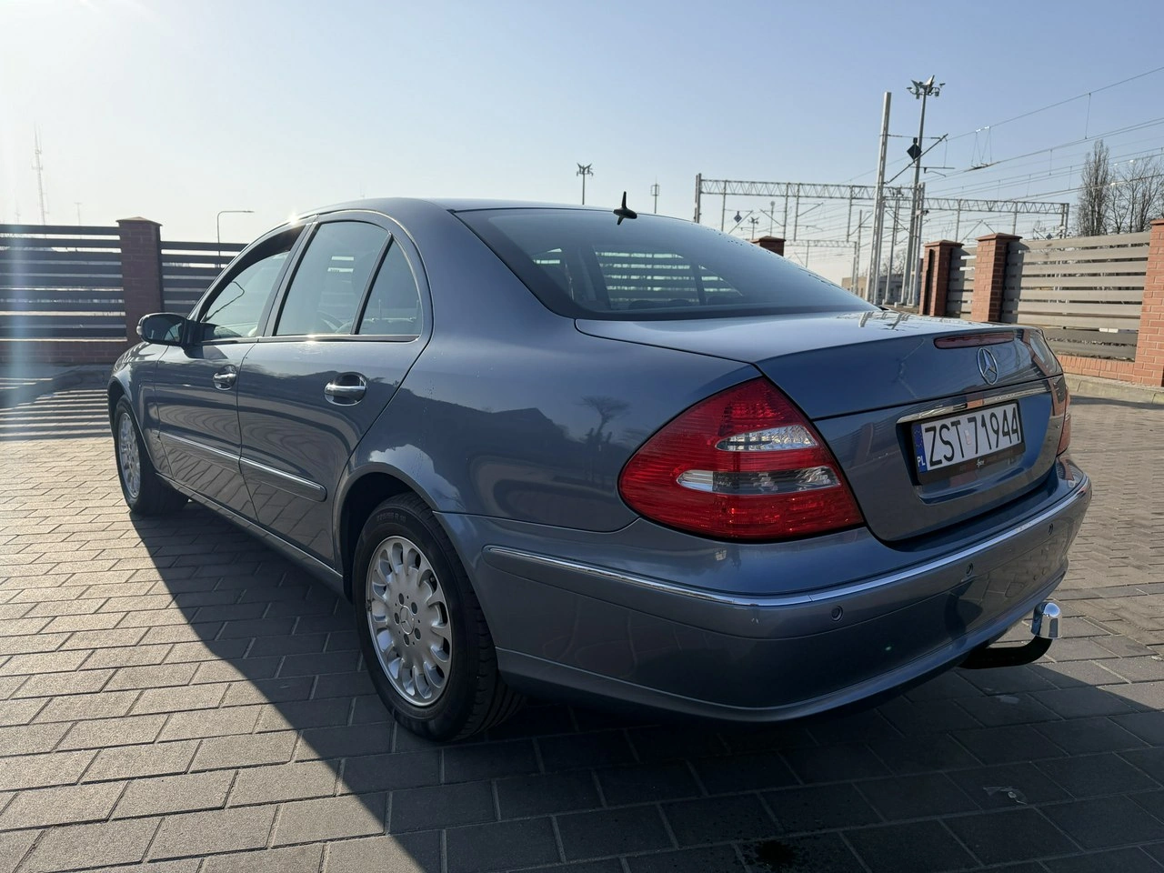 Mercedes E 200 - Zdjęcie 4