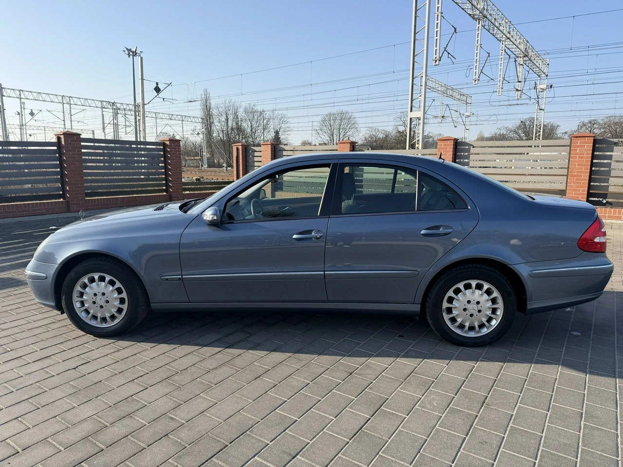 Mercedes E 200 - Zdjęcie 6