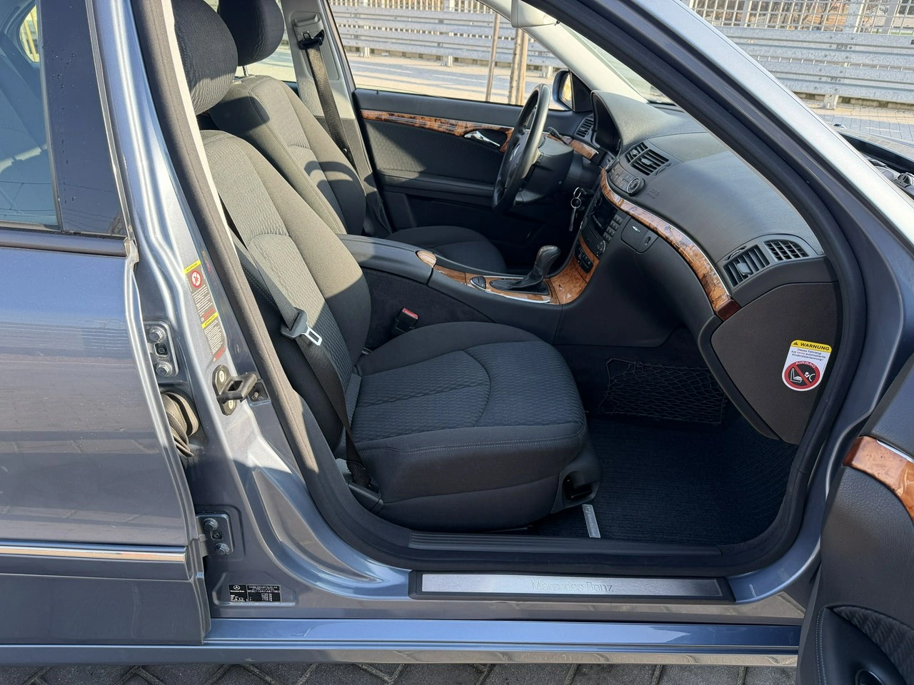 Mercedes E 200 - Zdjęcie 8