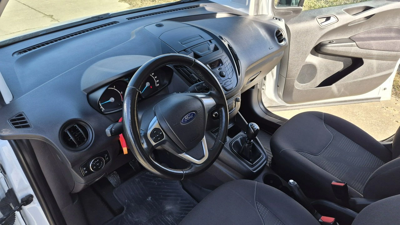 Ford Transit Courier - Zdjęcie 10