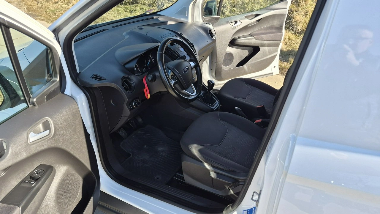 Ford Transit Courier - Zdjęcie 11