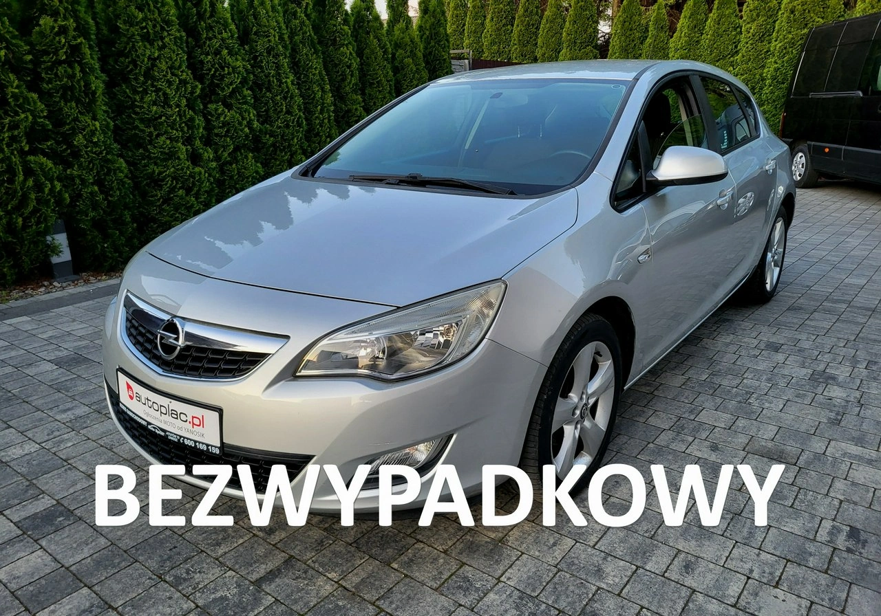 Opel Astra - Główne zdjęcie