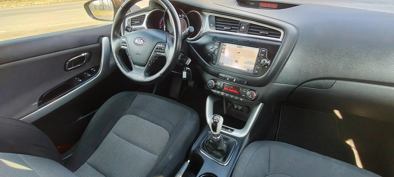 Kia Ceed - Zdjęcie 8