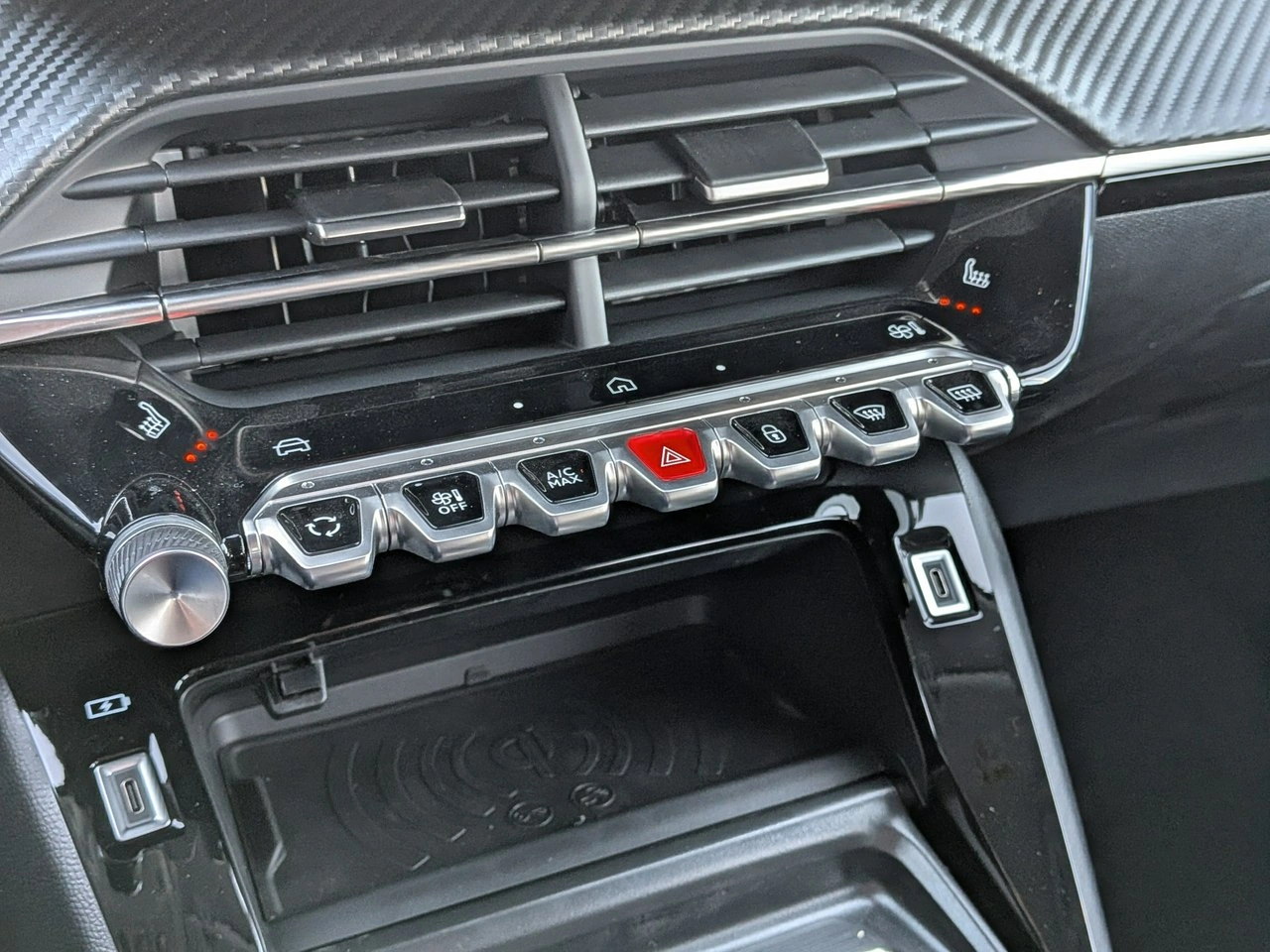 Peugeot 208 - Zdjęcie 11