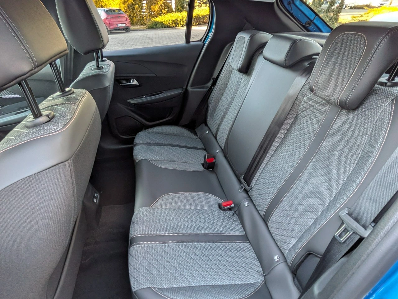 Peugeot 208 - Zdjęcie 15