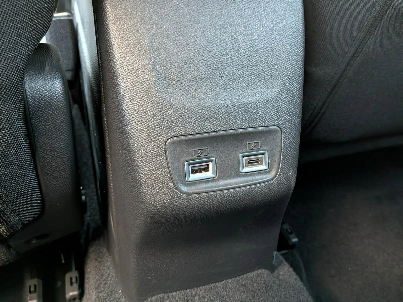 Peugeot 208 - Zdjęcie 18