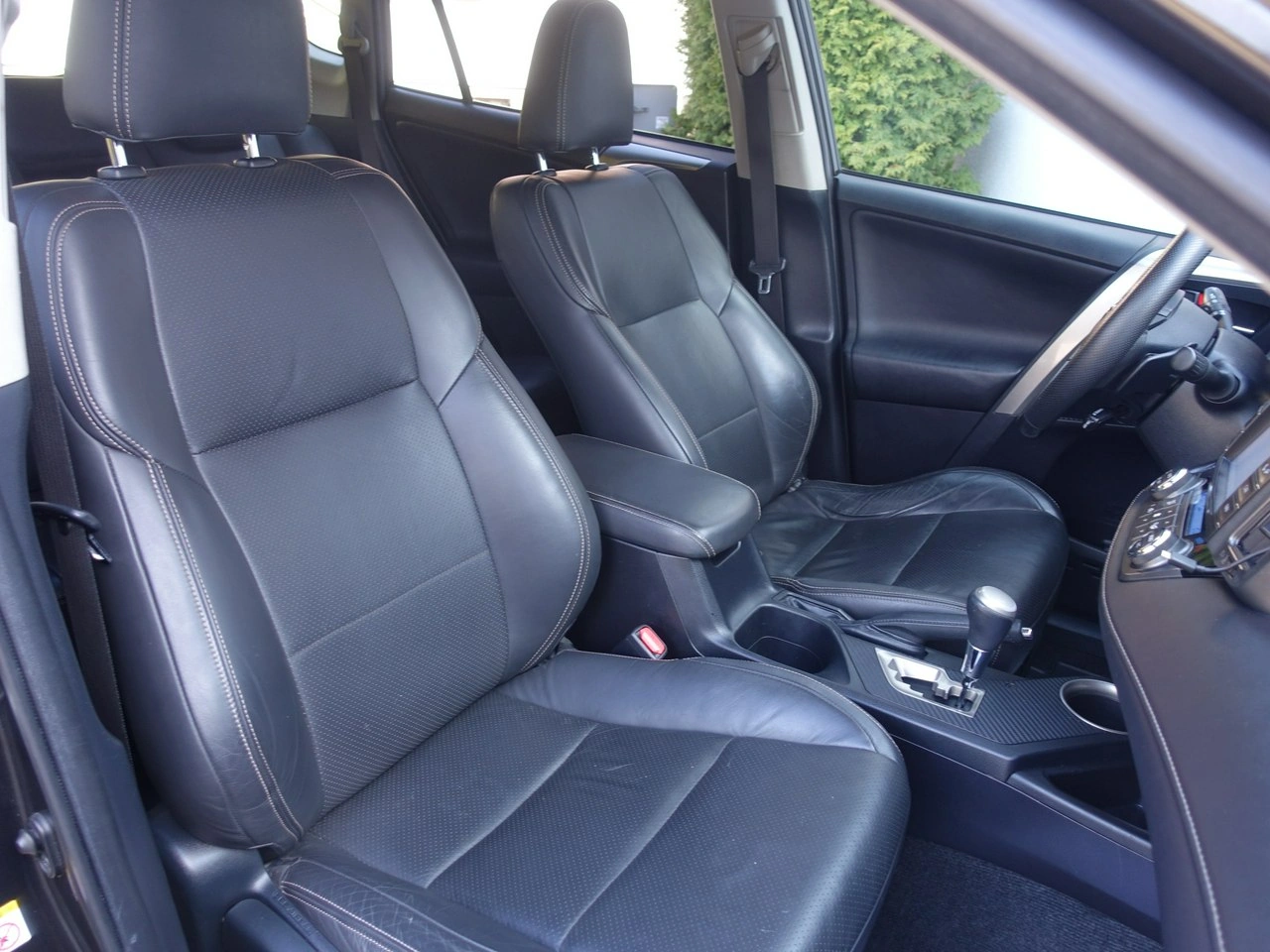 Toyota RAV-4 - Zdjęcie 15