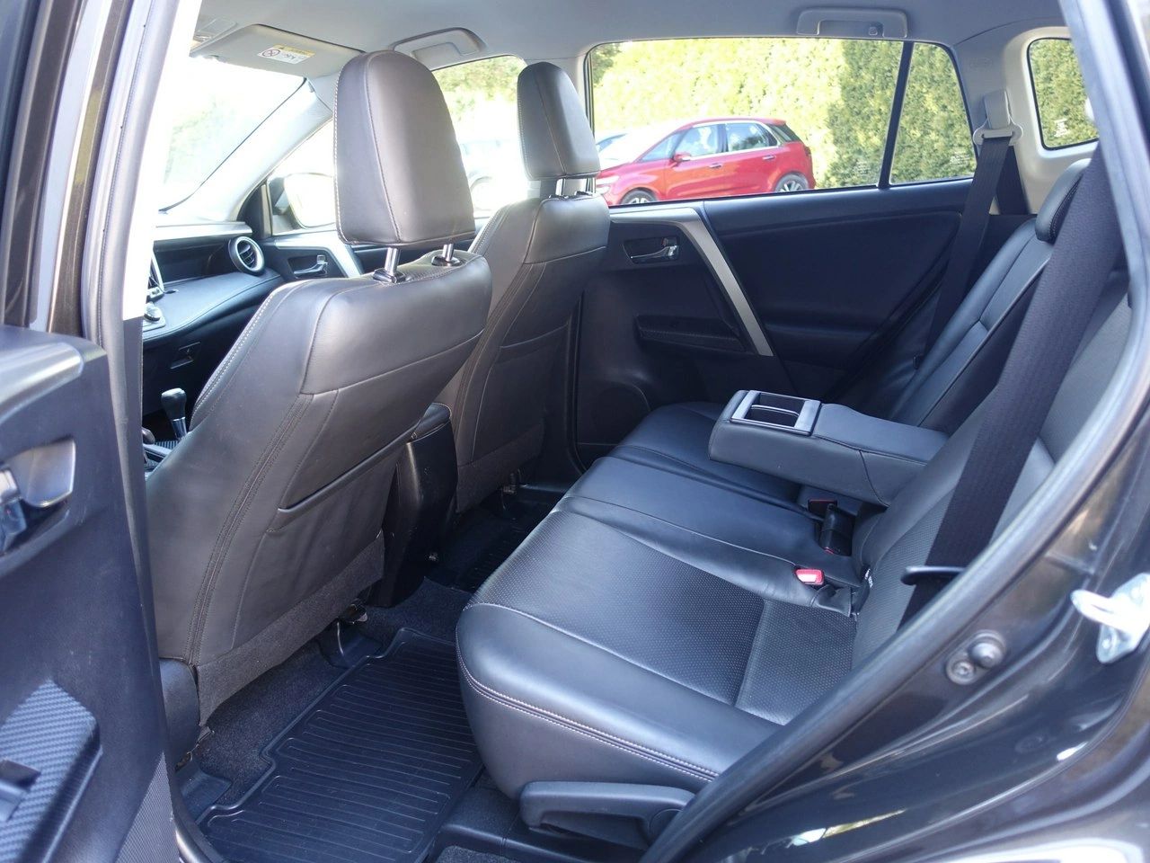 Toyota RAV-4 - Zdjęcie 16