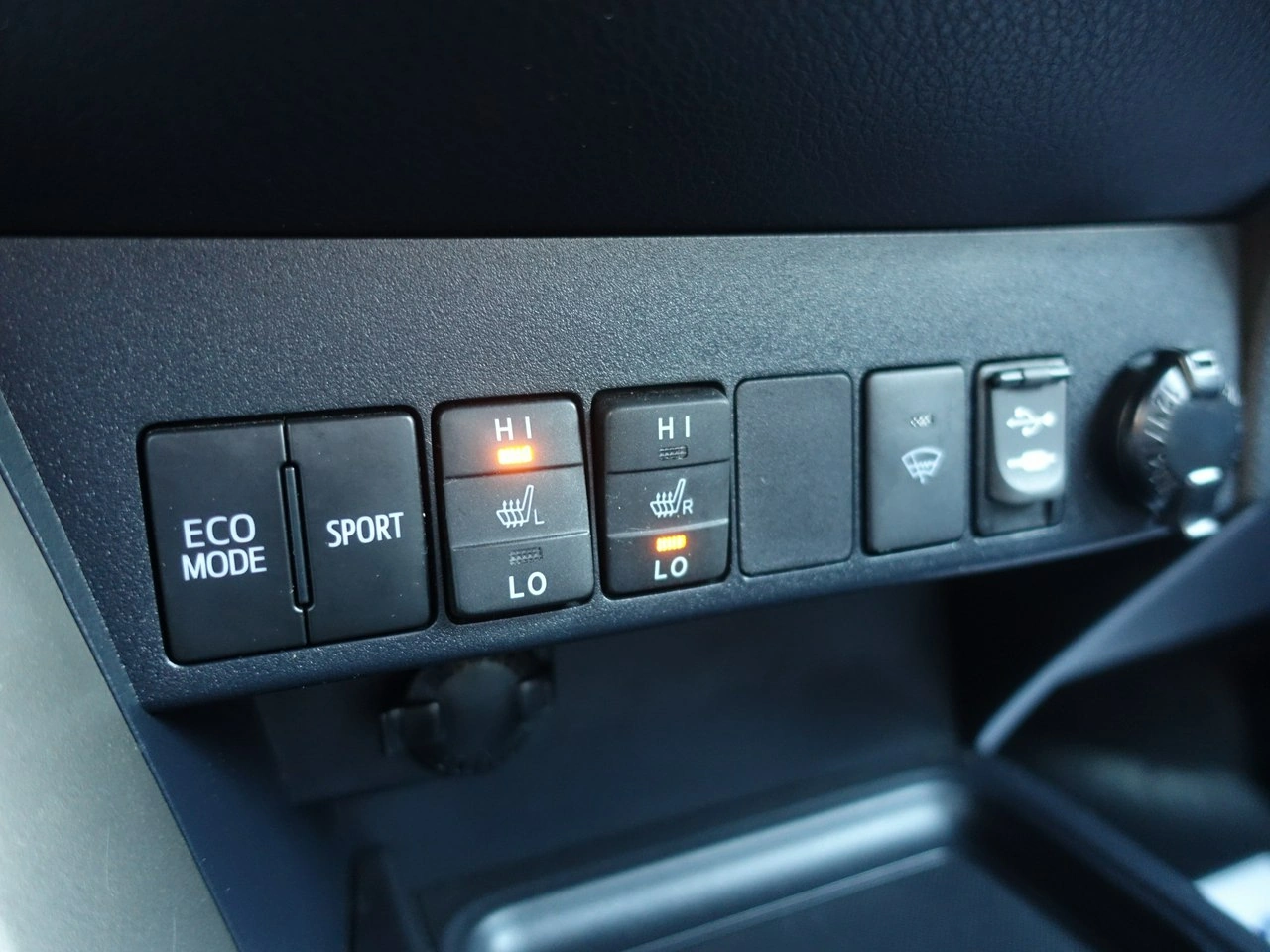 Toyota RAV-4 - Zdjęcie 24