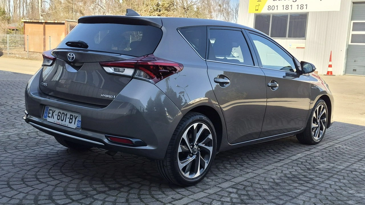 Toyota Auris - Zdjęcie 2