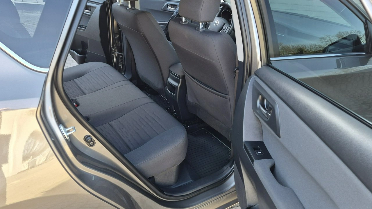 Toyota Auris - Zdjęcie 8