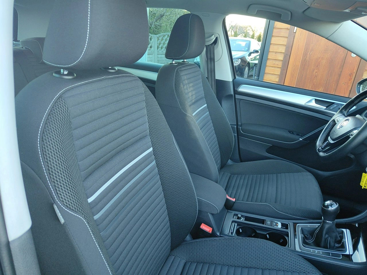 Volkswagen Golf - Zdjęcie 21