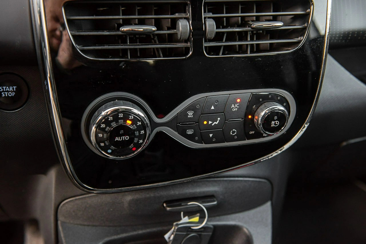 Renault Zoe - Zdjęcie 23