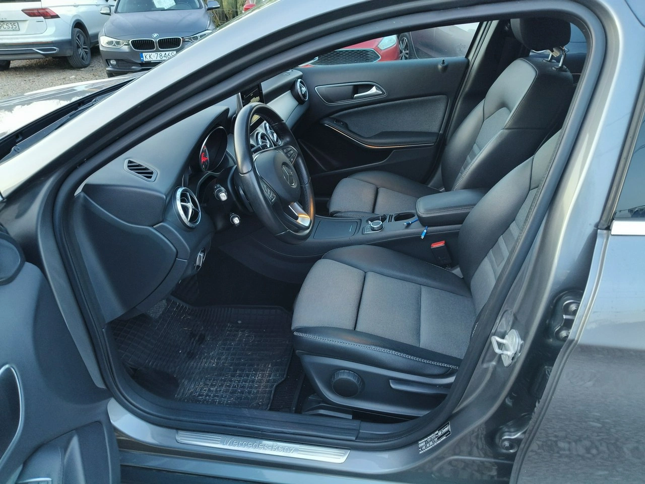 Mercedes GLA 180 - Zdjęcie 9