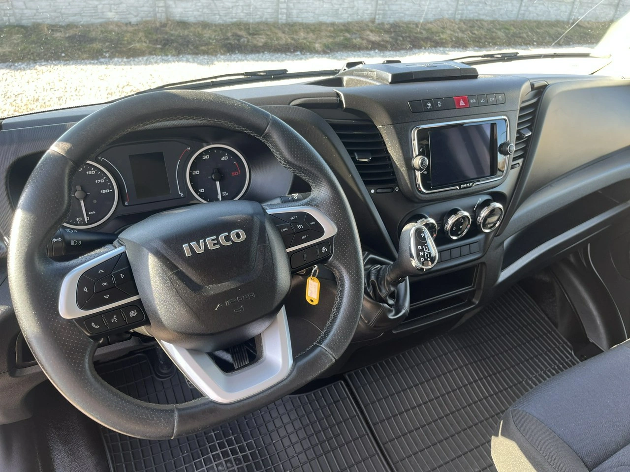 Iveco Daily - Zdjęcie 12