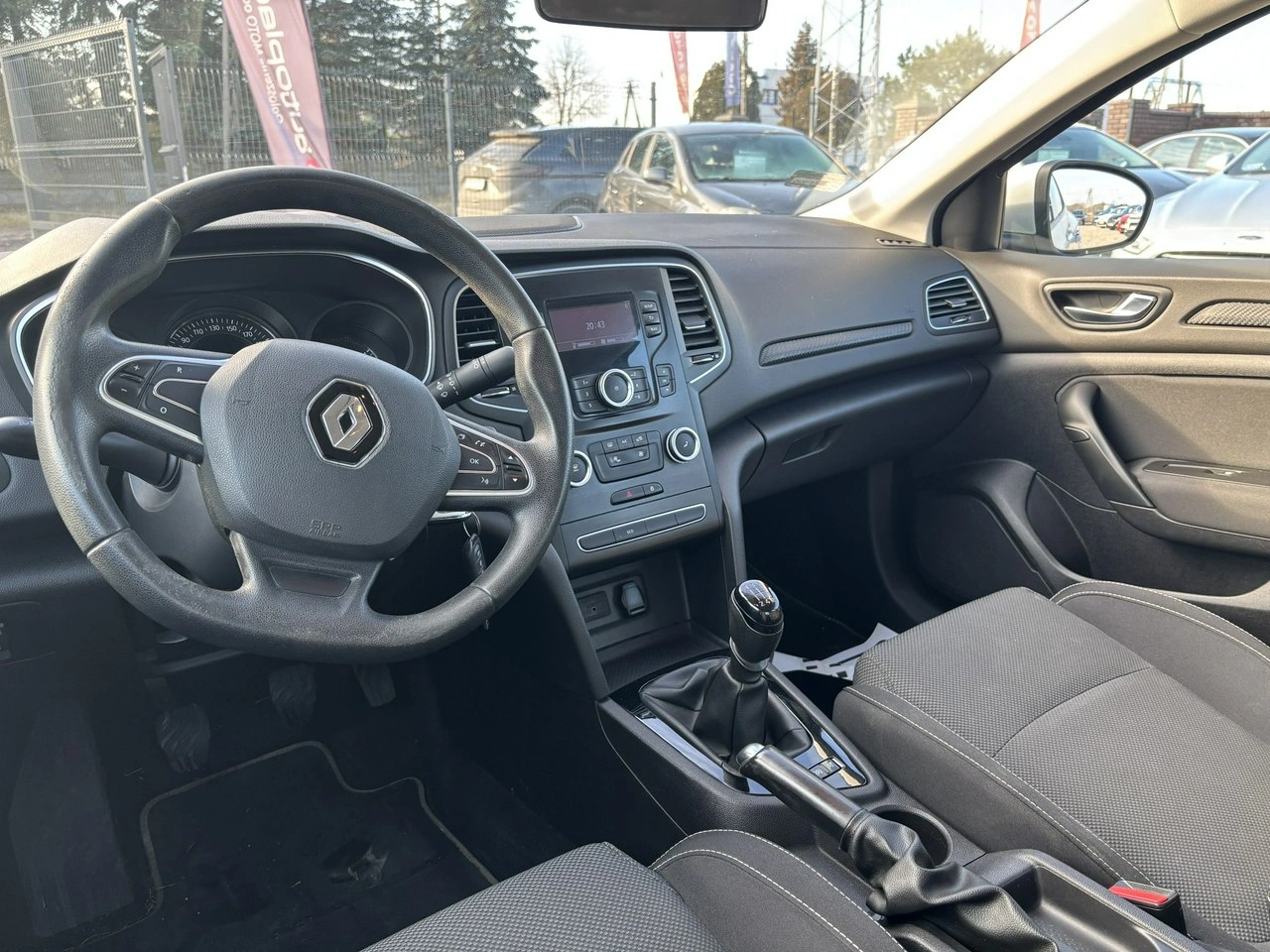 Renault Megane - Zdjęcie 17