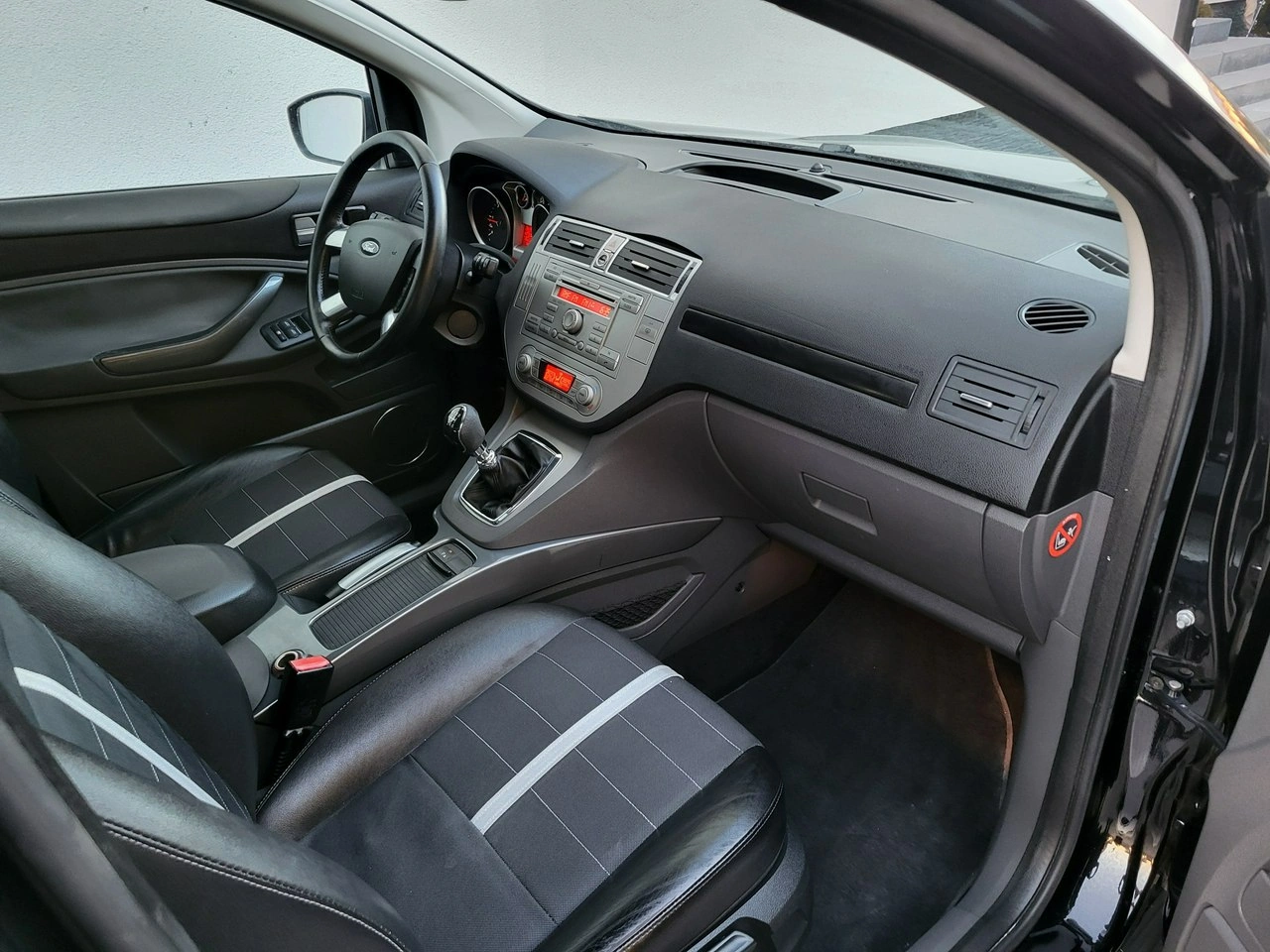 Ford Kuga - Zdjęcie 10