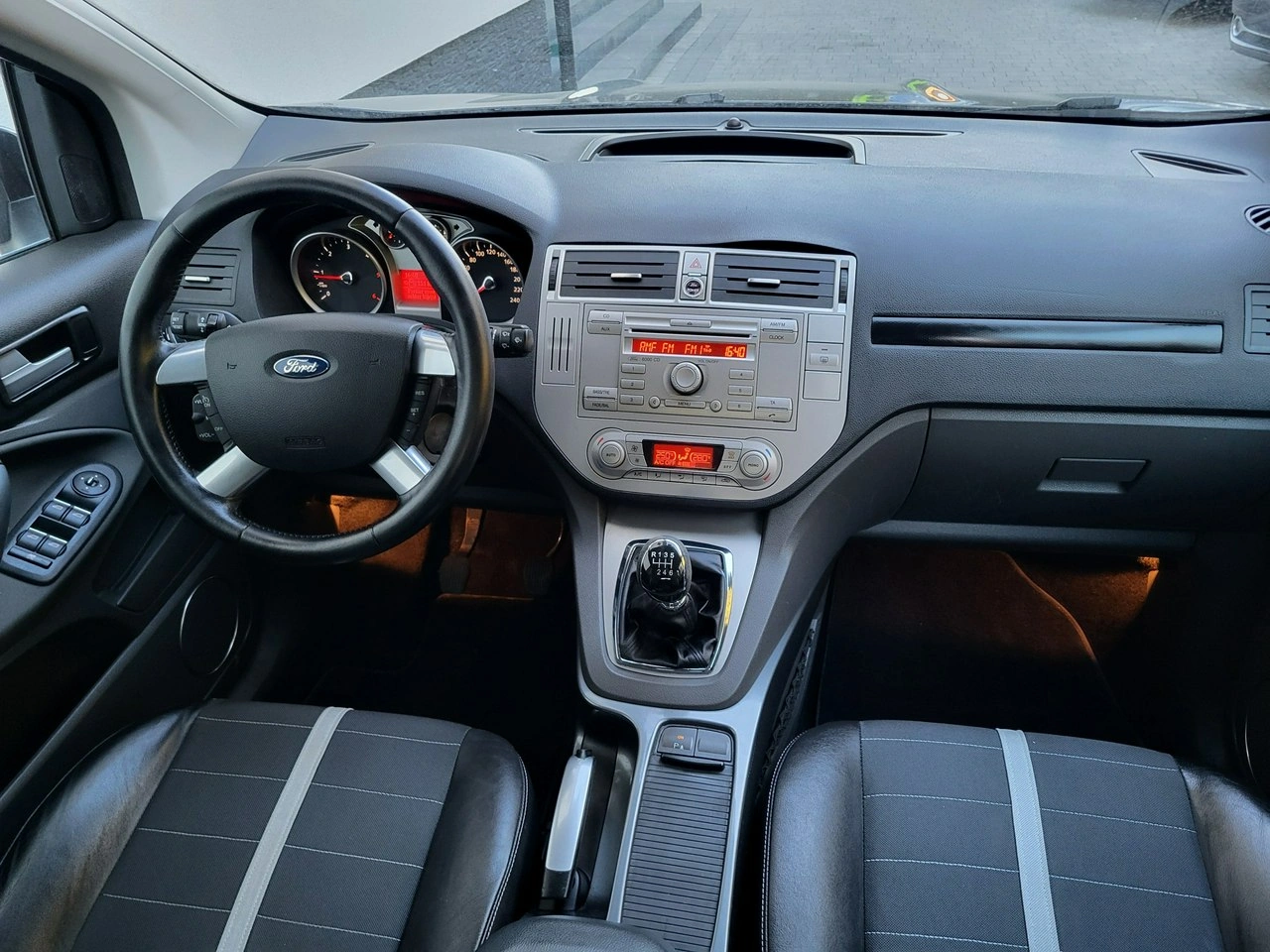 Ford Kuga - Zdjęcie 12