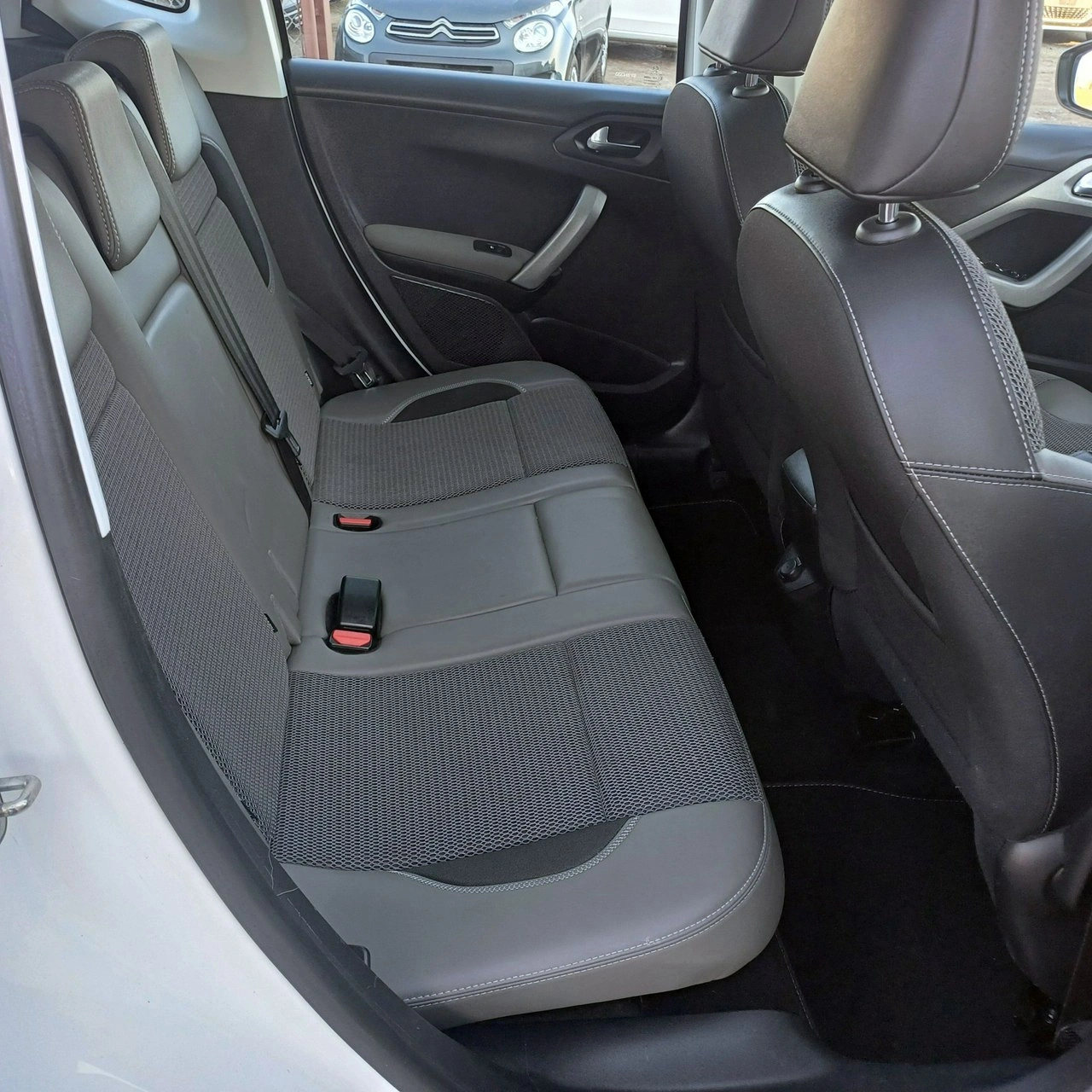 Peugeot 2008 - Zdjęcie 9