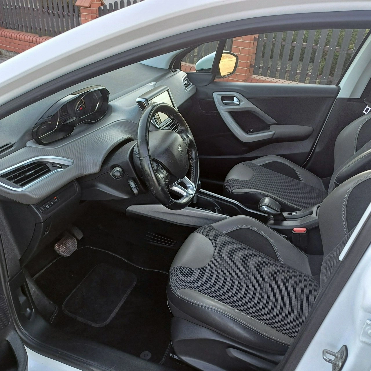 Peugeot 2008 - Zdjęcie 4