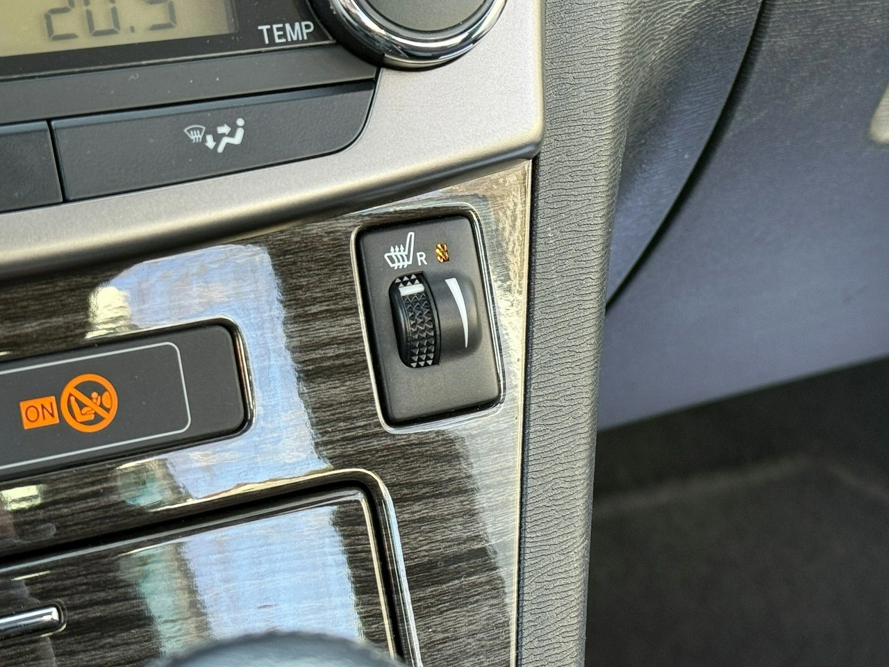 Toyota Avensis - Zdjęcie 12