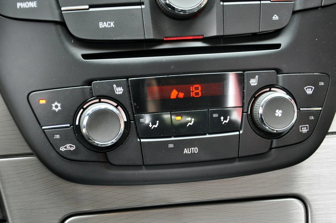 Opel Insignia - Zdjęcie 35