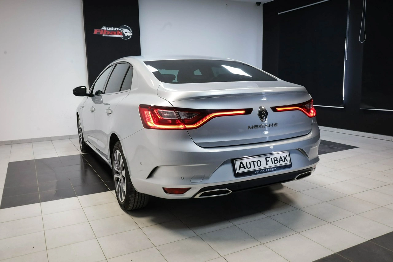 Renault Megane - Zdjęcie 10