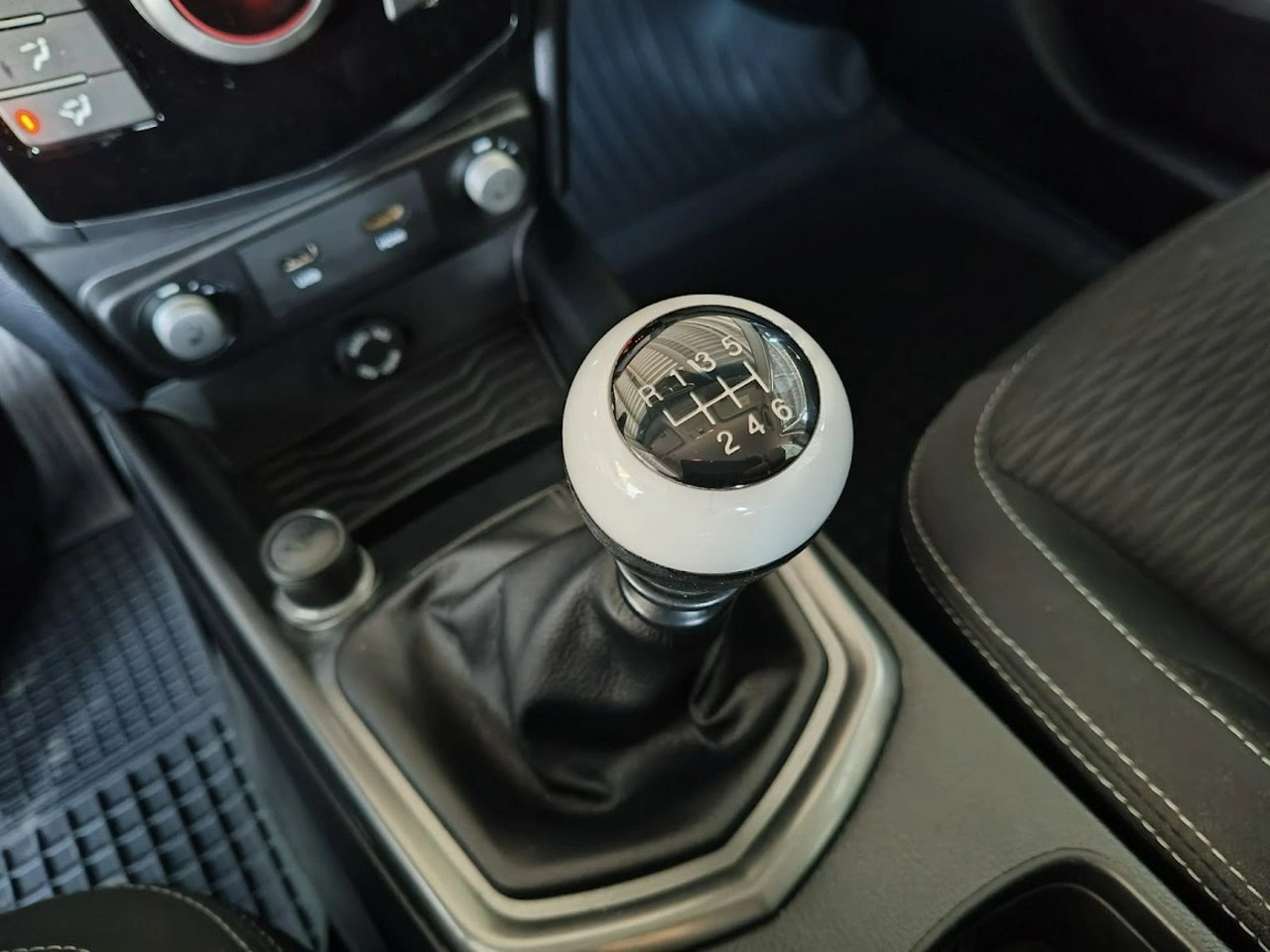 SsangYong XLV - Zdjęcie 21