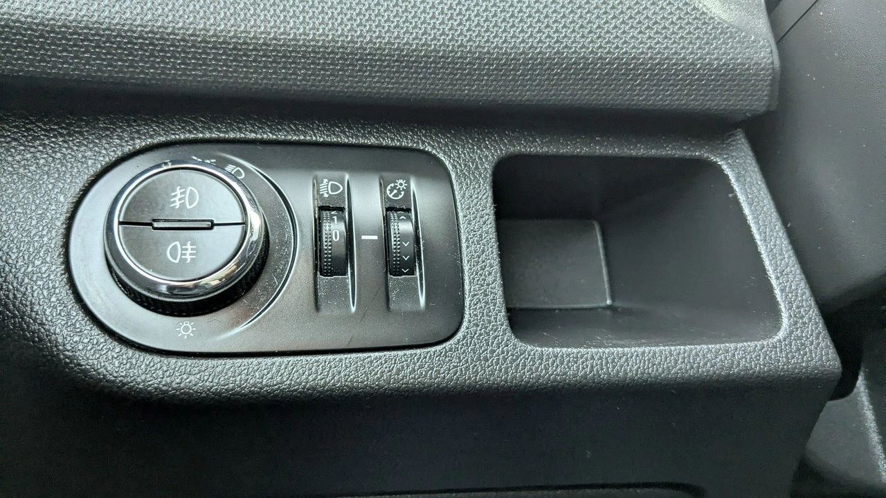 Opel Meriva - Zdjęcie 32