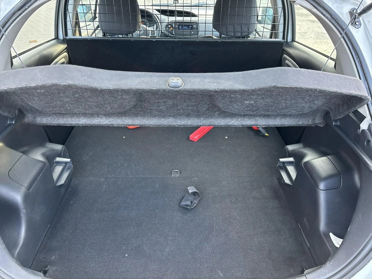 Toyota Yaris - Zdjęcie 13