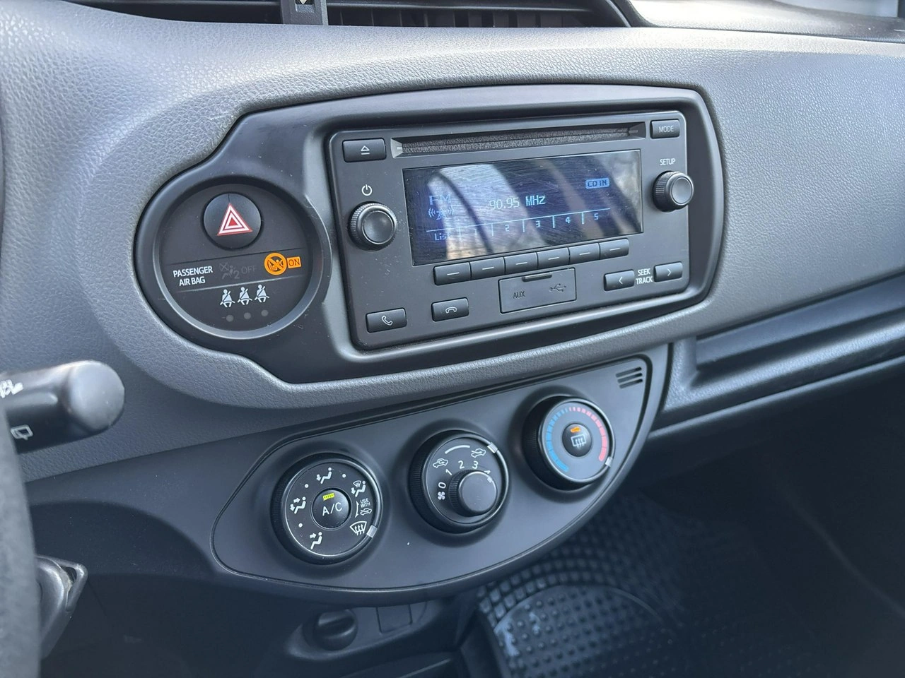 Toyota Yaris - Zdjęcie 20