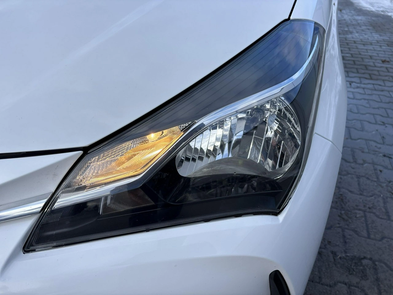 Toyota Yaris - Zdjęcie 8