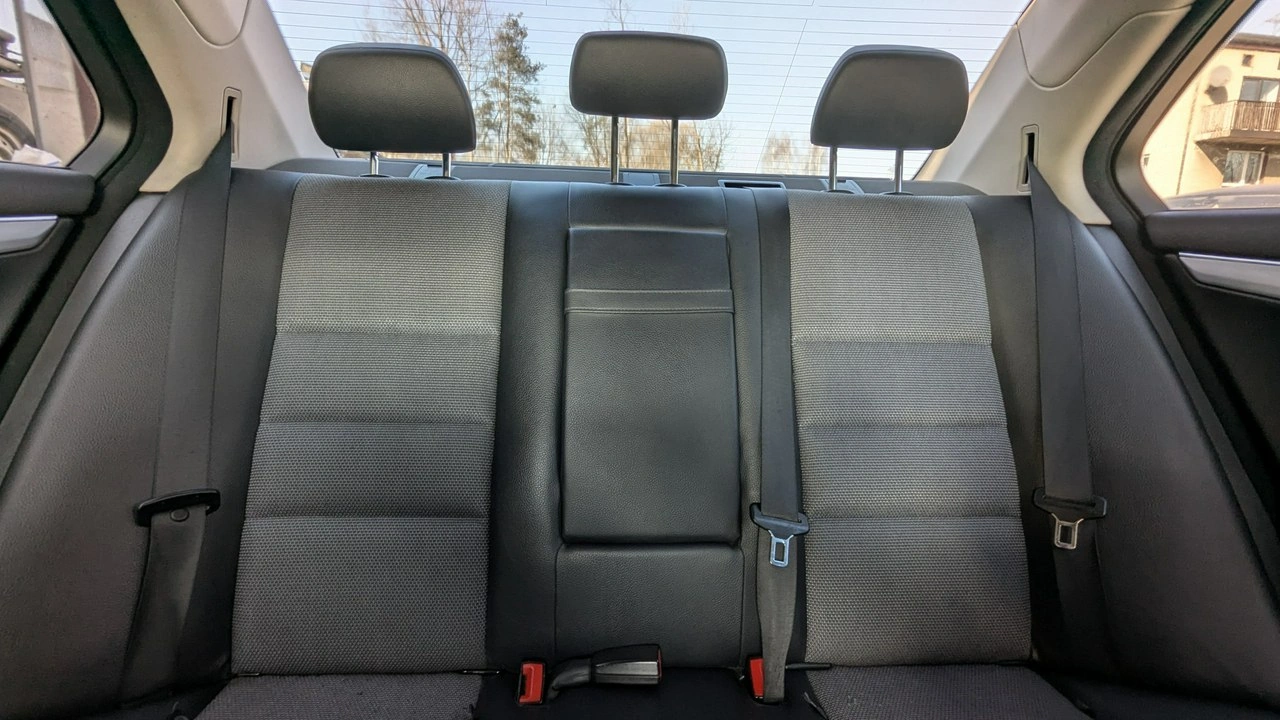 Mercedes C 200 - Zdjęcie 14