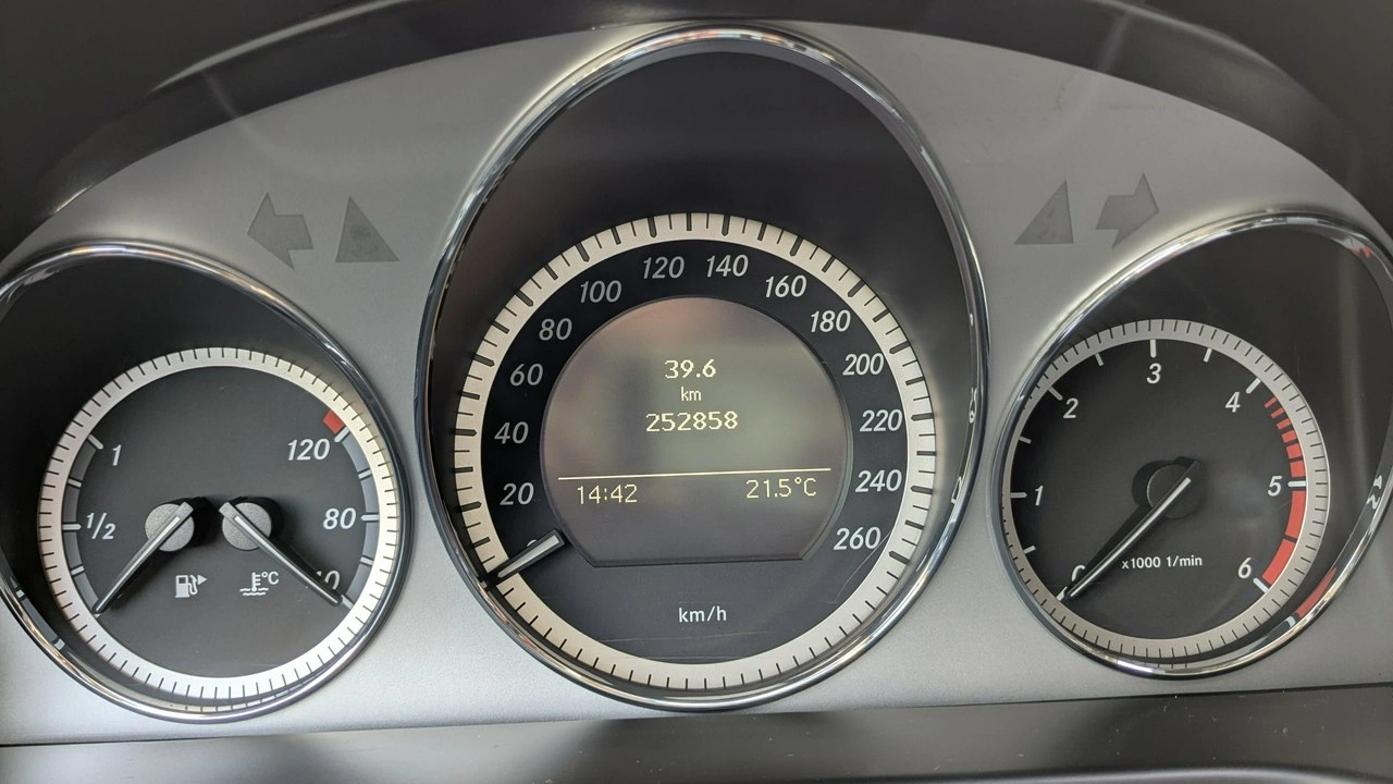 Mercedes C 200 - Zdjęcie 19