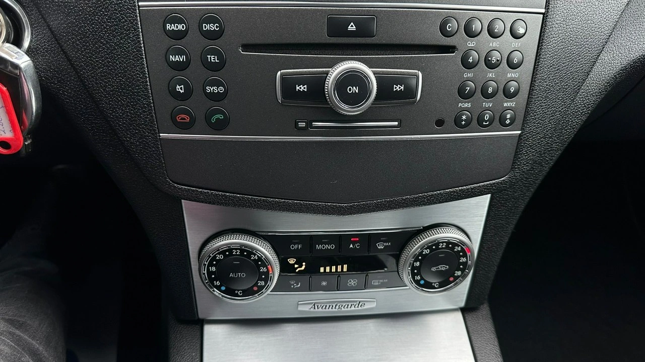 Mercedes C 200 - Zdjęcie 24