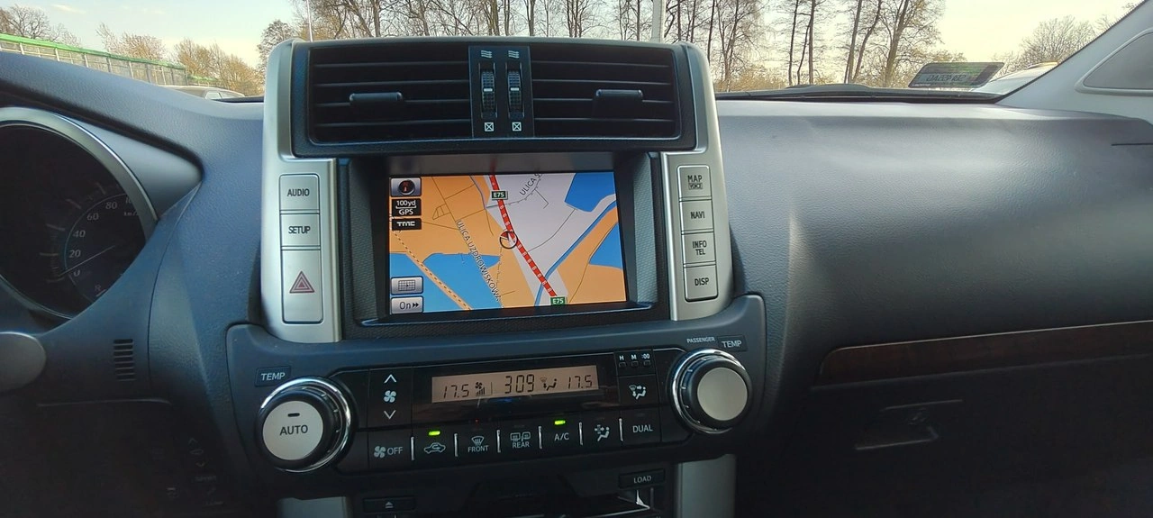 Toyota Land Cruiser - Zdjęcie 9