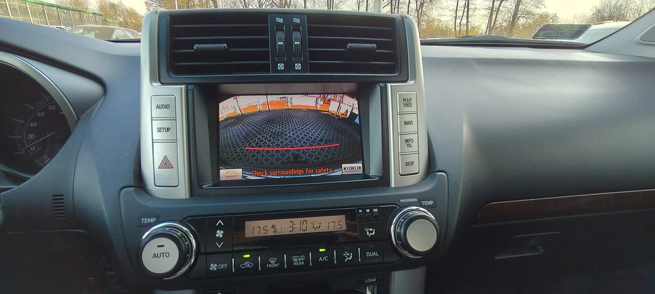 Toyota Land Cruiser - Zdjęcie 10