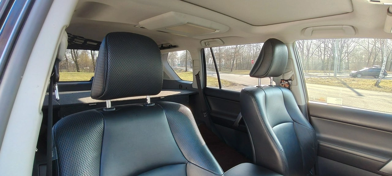 Toyota Land Cruiser - Zdjęcie 12