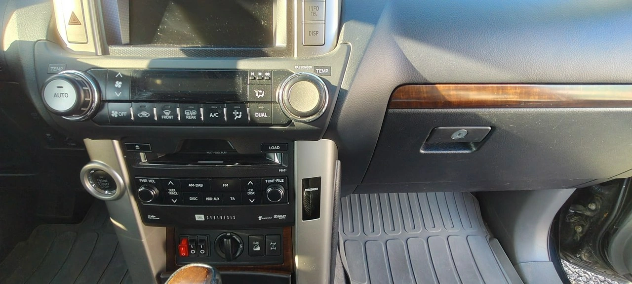 Toyota Land Cruiser - Zdjęcie 12