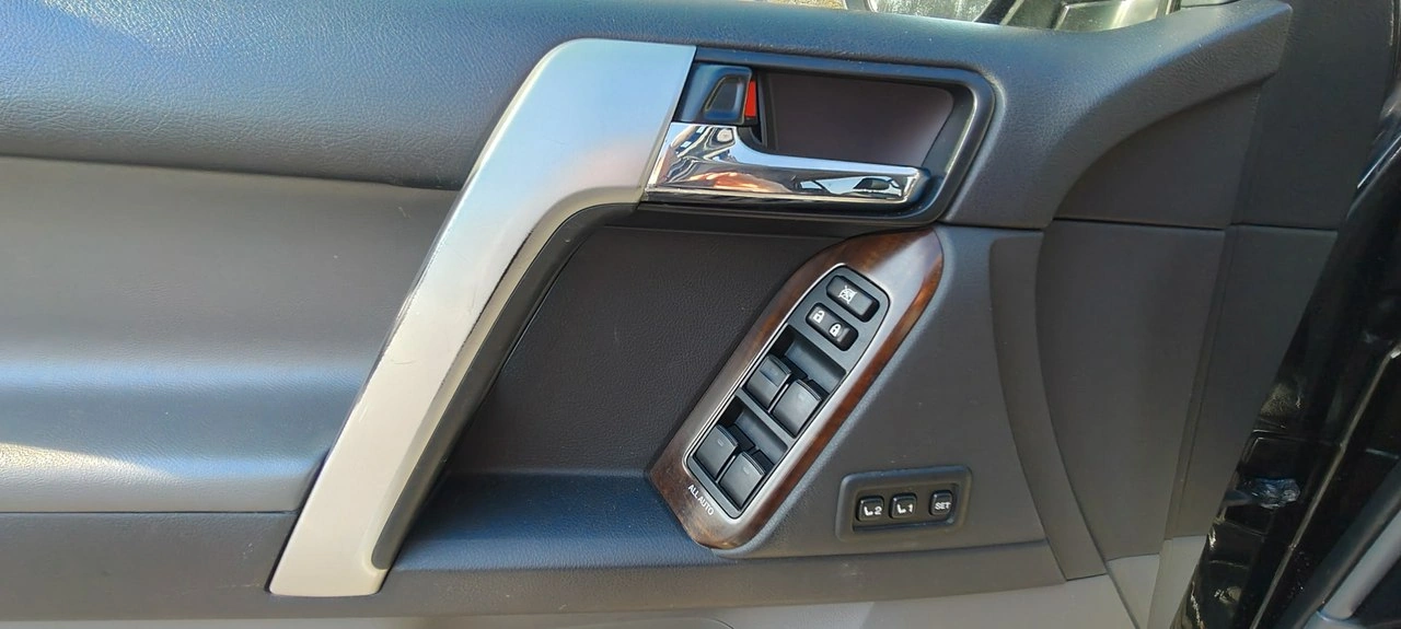 Toyota Land Cruiser - Zdjęcie 14