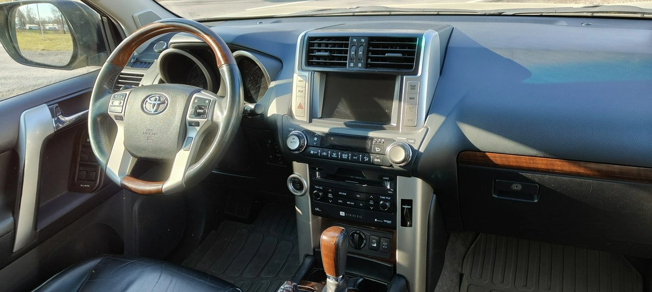 Toyota Land Cruiser - Zdjęcie 8