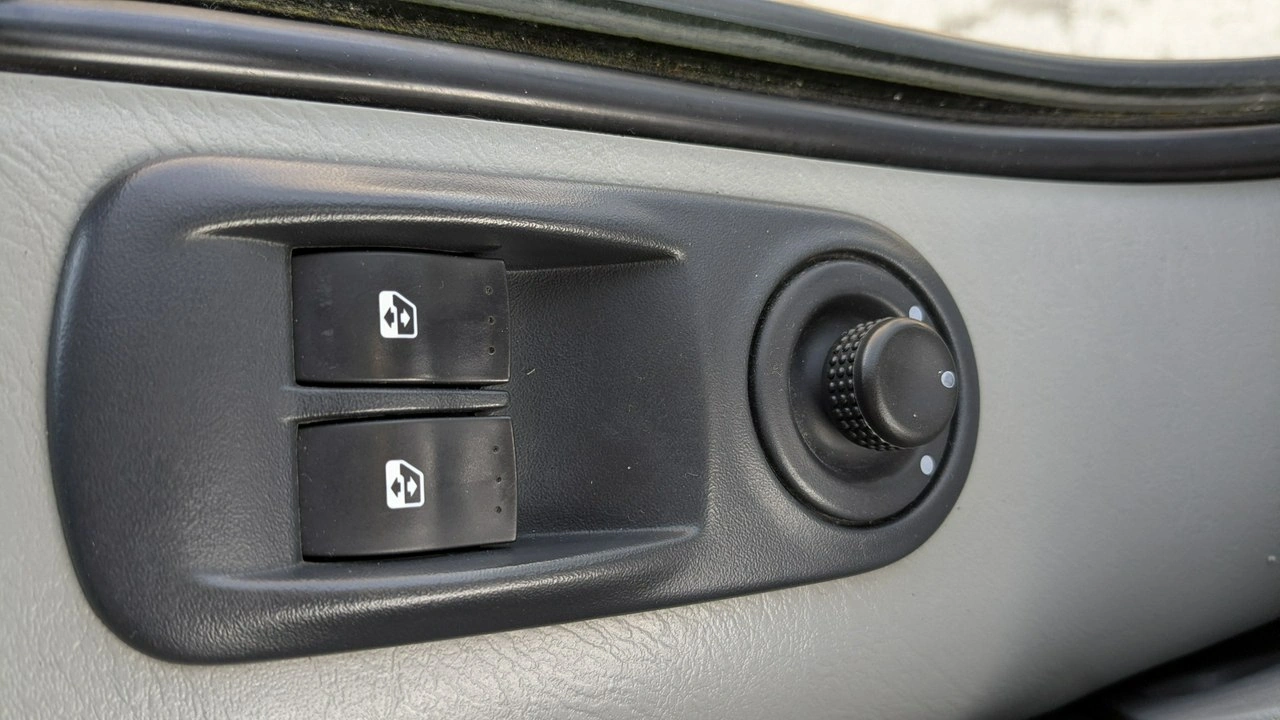 Opel Vivaro - Zdjęcie 27