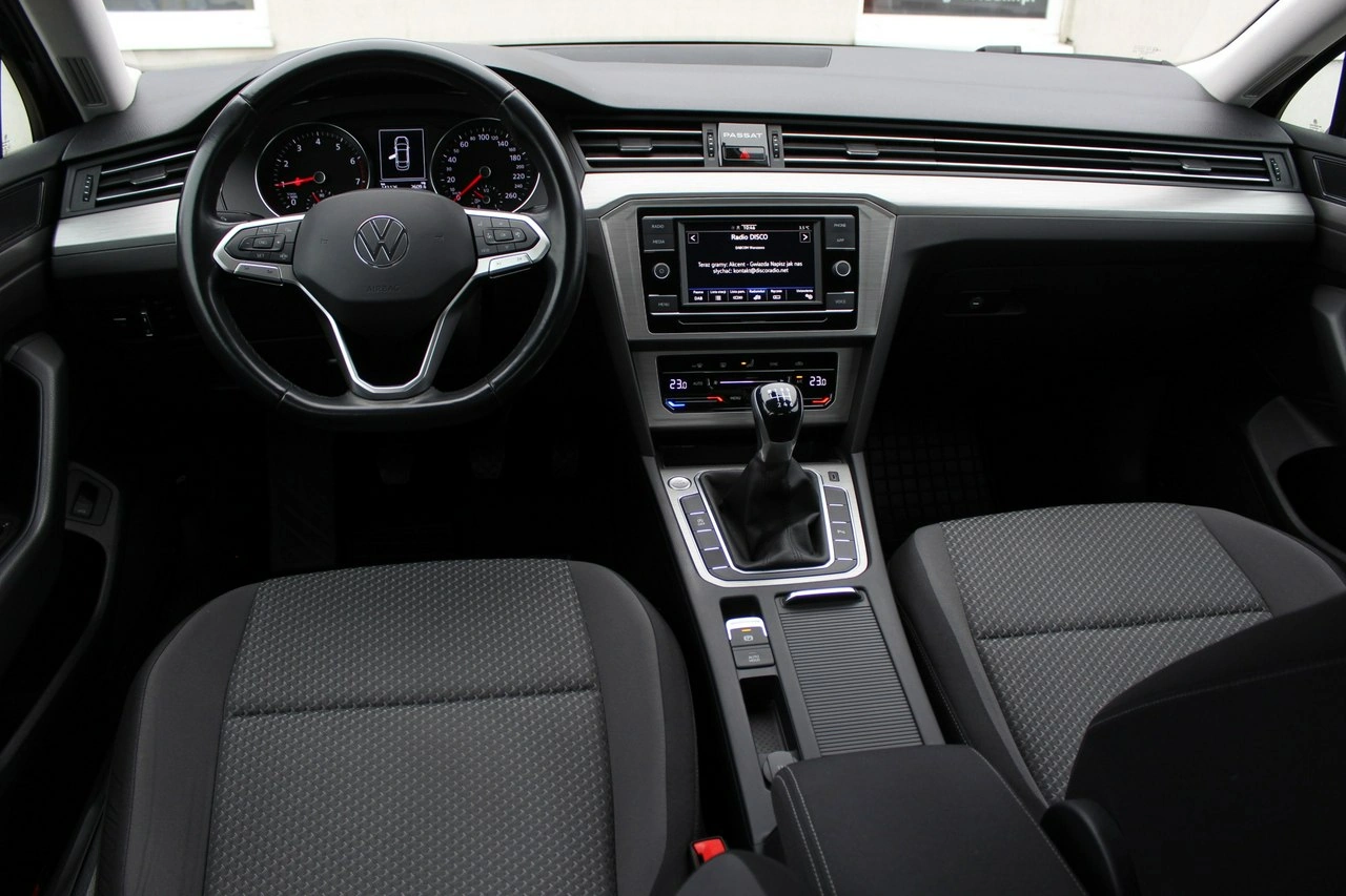 Volkswagen Passat - Zdjęcie 10