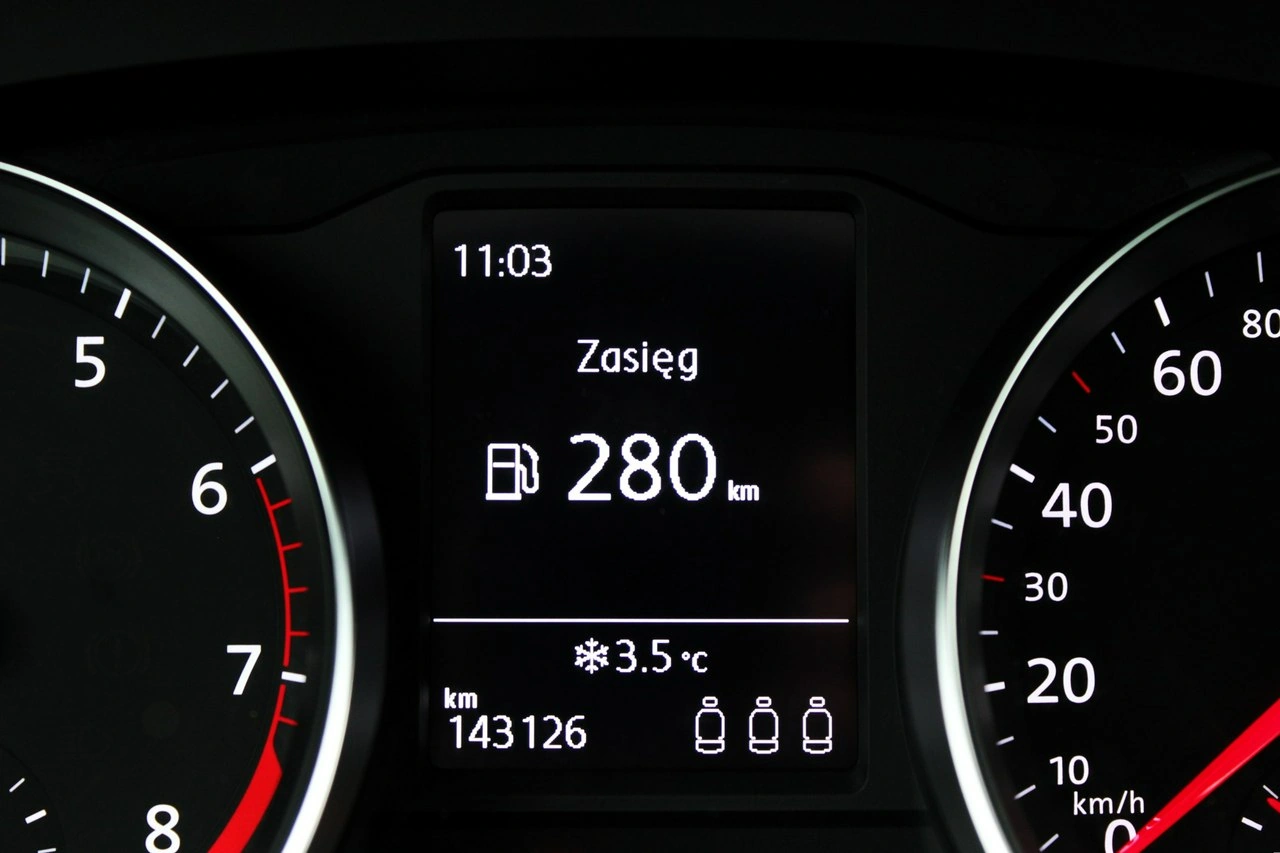 Volkswagen Passat - Zdjęcie 12