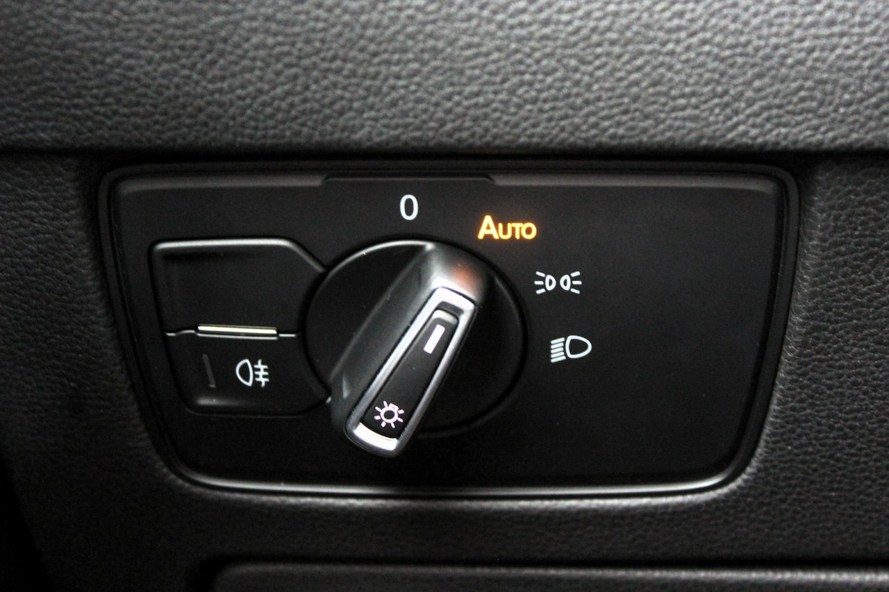 Volkswagen Passat - Zdjęcie 24