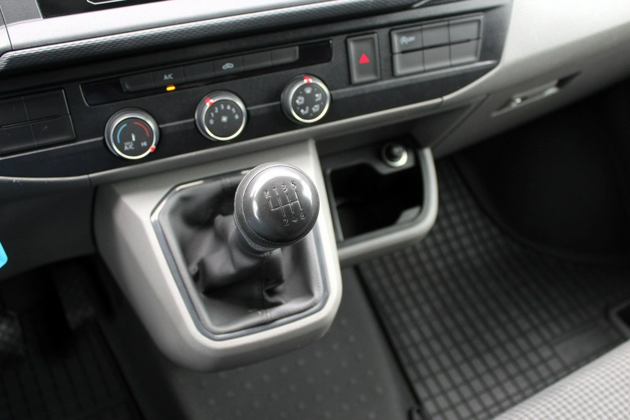 Volkswagen Transporter - Zdjęcie 17