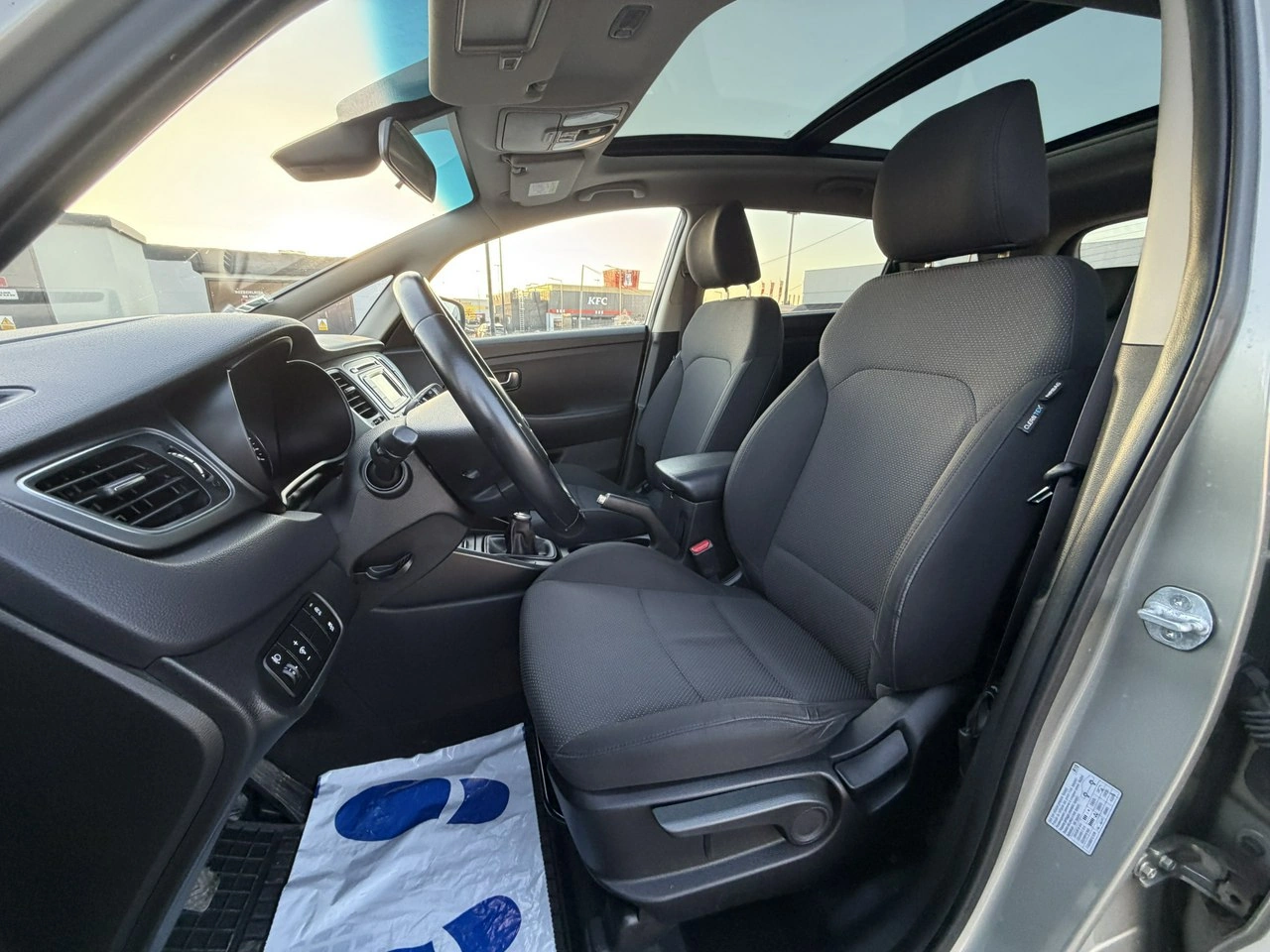 Kia Carens - Zdjęcie 16