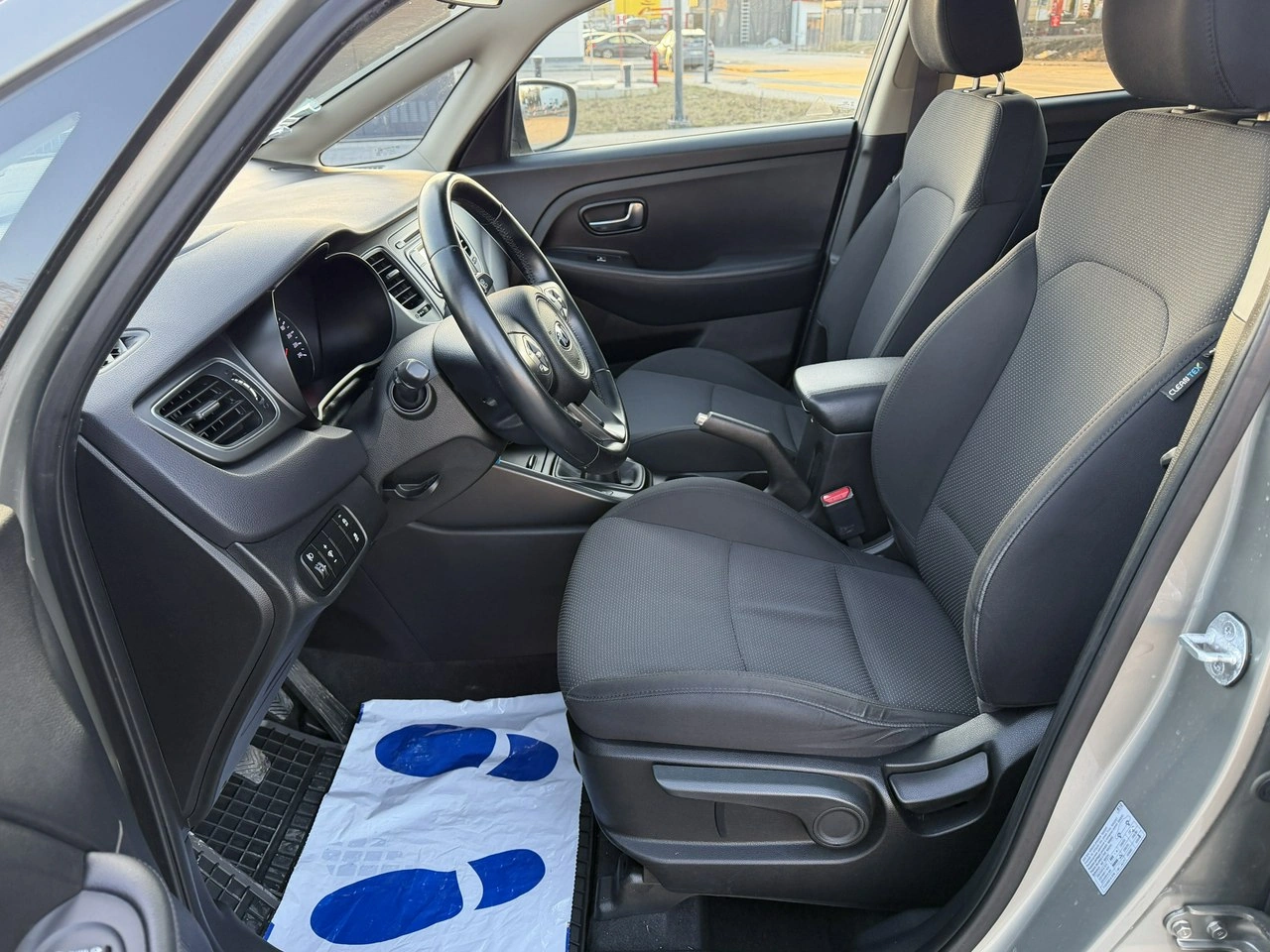 Kia Carens - Zdjęcie 17