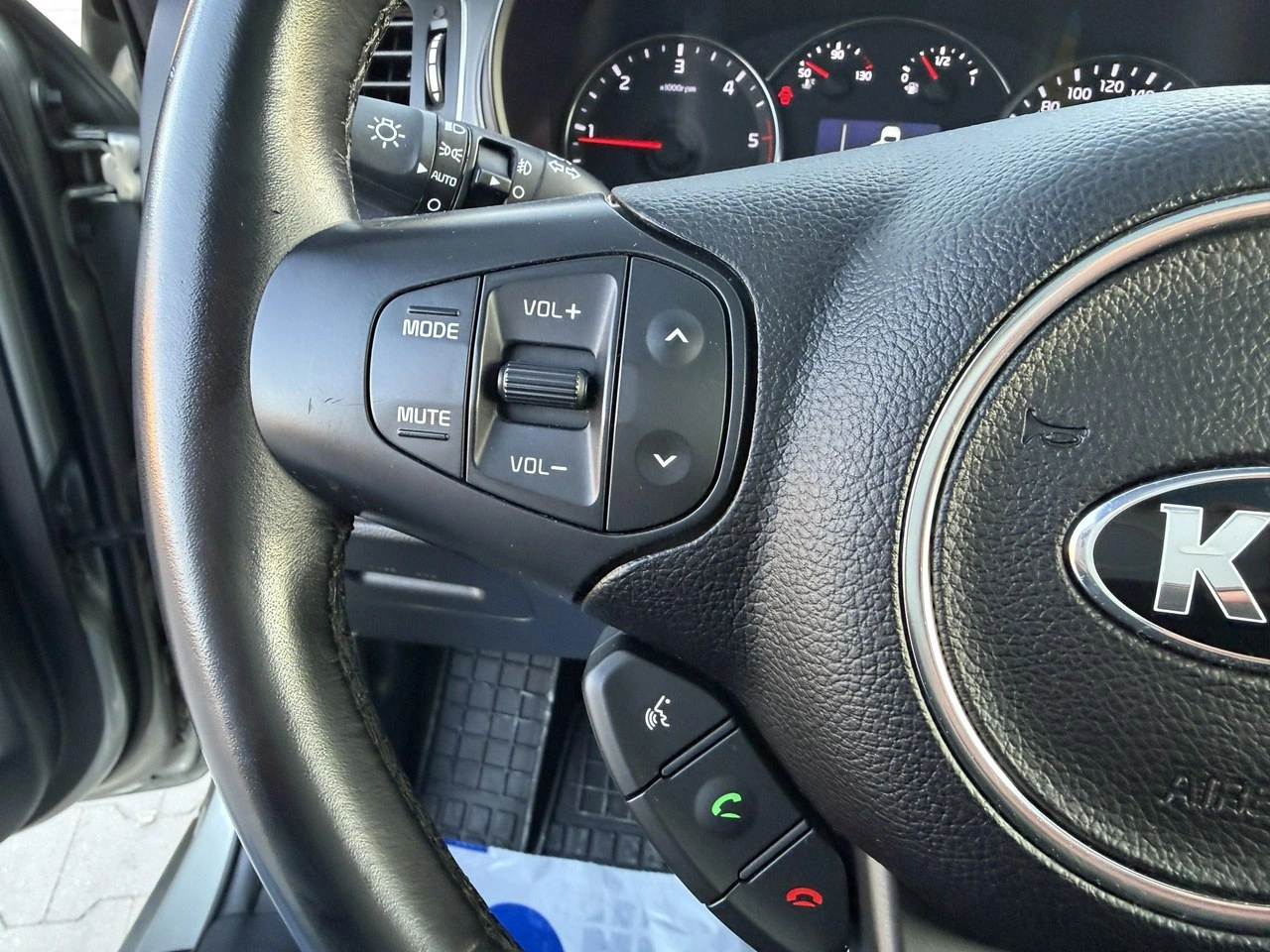 Kia Carens - Zdjęcie 21