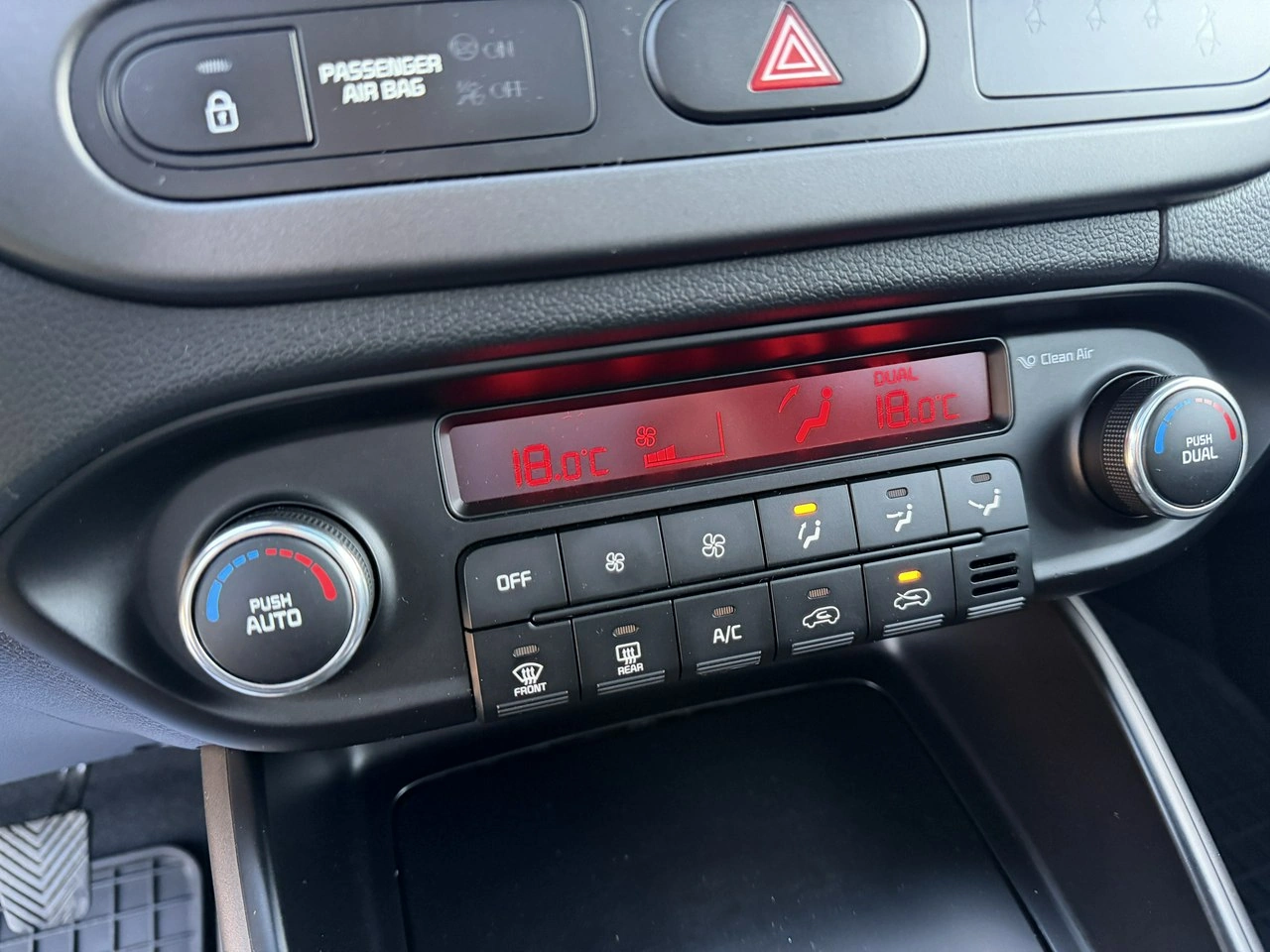 Kia Carens - Zdjęcie 24